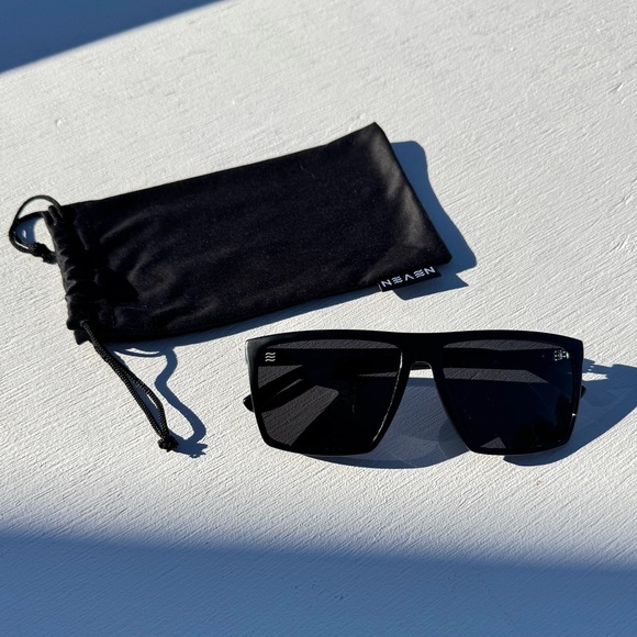 Neven Tropical Detail Sunglasses - Picture 5 of 5